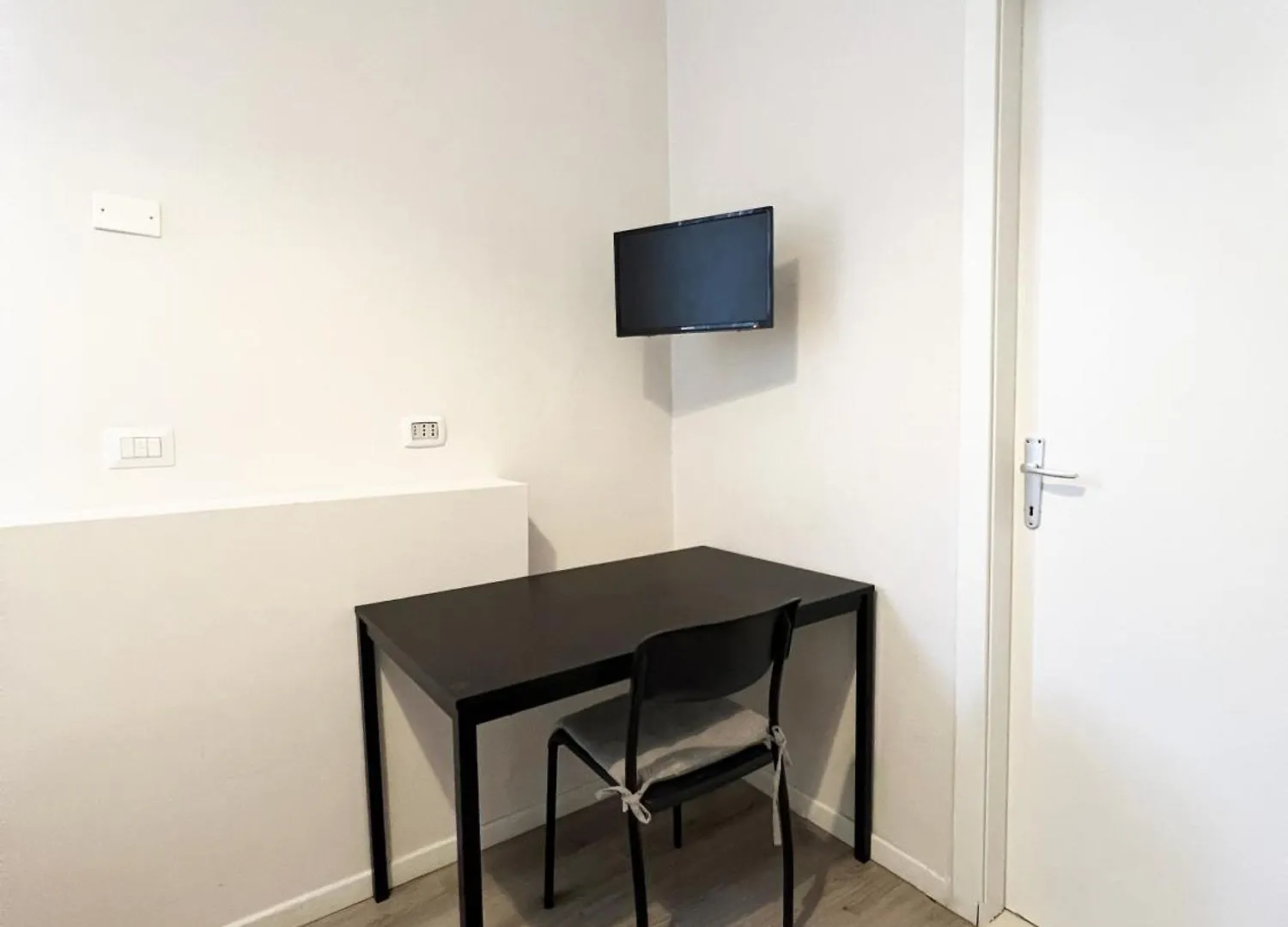 Easyrooms One Parma Guest house