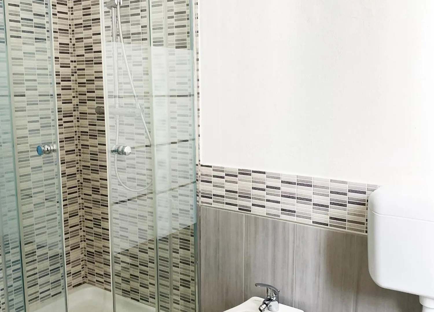 Easyrooms One Parma Italia